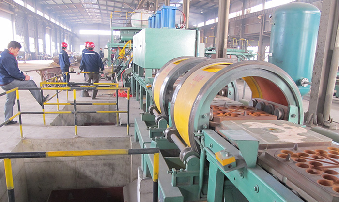 Horizontal flask less green sand production line