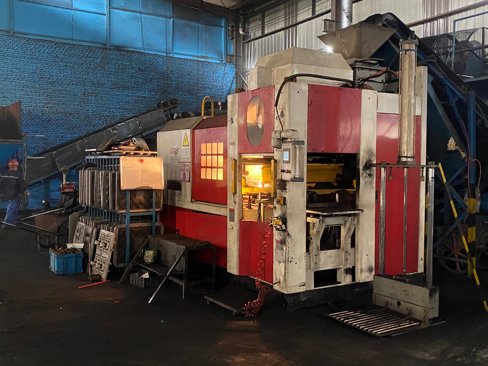 Automatic horizontal high pressure sand molding machine